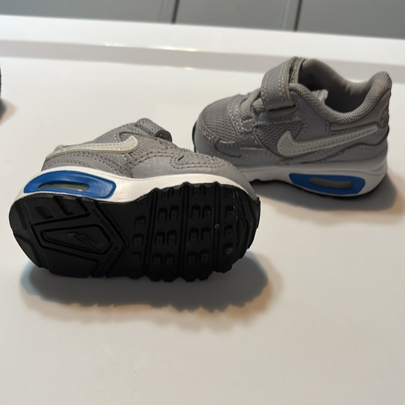 Infant shoes - Picture 3 of 3